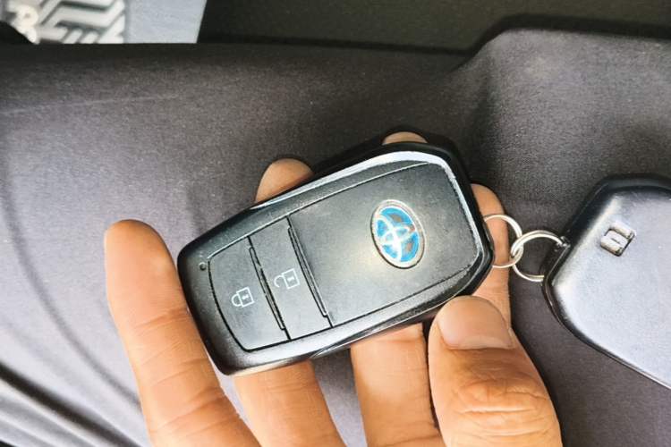 Used Toyota FRONTLANDER 2023 2.0L Smart Electric Hybrid Dual-Engine Luxury Edition Vehicle Key