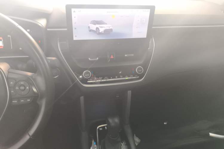 Used Toyota FRONTLANDER 2023 2.0L Smart Electric Hybrid Dual-Engine Deluxe Version Audio And AC Panel