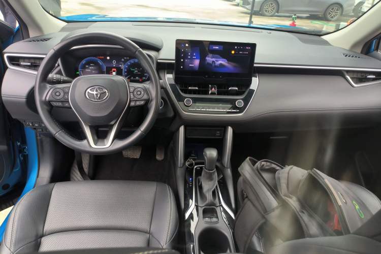 Used Toyota FRONTLANDER 2023 2.0L Smart Electric Hybrid Dual-Engine Deluxe Version Center Console