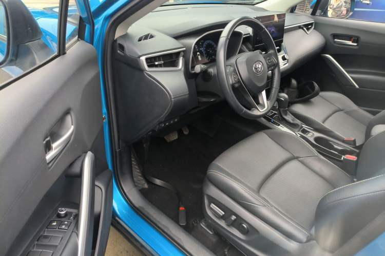 Used Toyota FRONTLANDER 2023 2.0L Smart Electric Hybrid Dual-Engine Deluxe Version Driver Seat