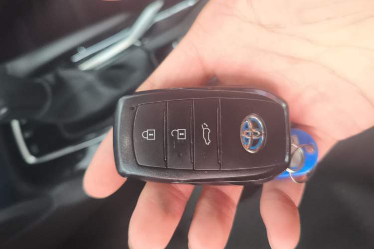 Used Toyota FRONTLANDER 2023 2.0L Smart Electric Hybrid Dual-Engine Deluxe Version Interior 1