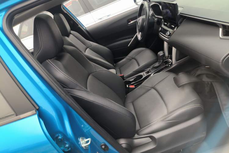 Used Toyota FRONTLANDER 2023 2.0L Smart Electric Hybrid Dual-Engine Deluxe Version Right Front Seat