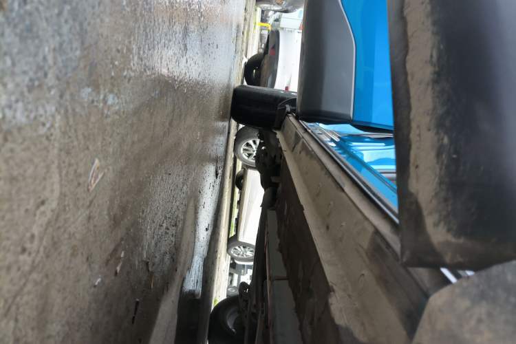 Used Toyota FRONTLANDER 2023 2.0L Smart Electric Hybrid Dual-Engine Deluxe Version Right Side Sill