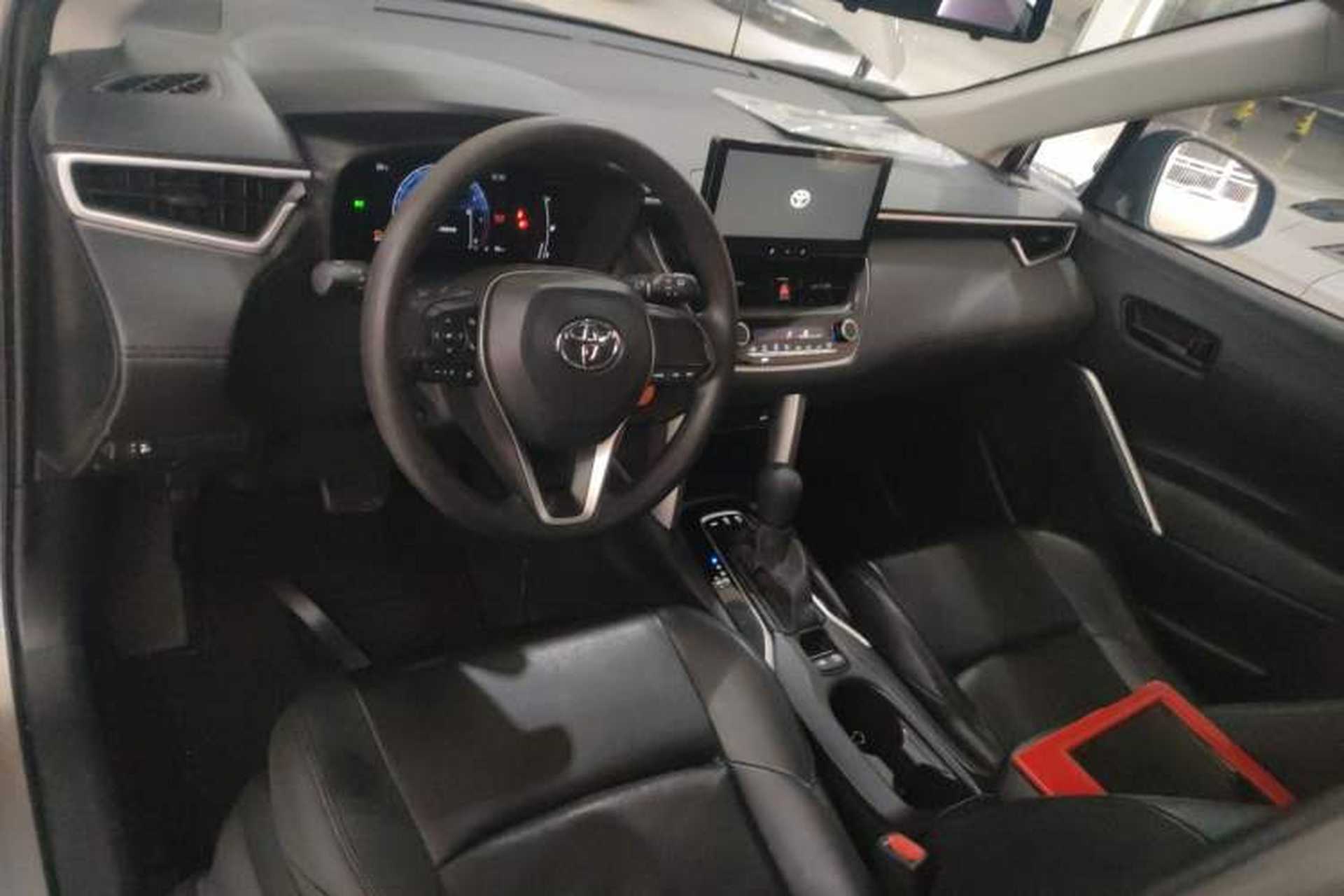 Used Toyota FRONTLANDER 2023 2.0L CVT Elite Edition Center Console
