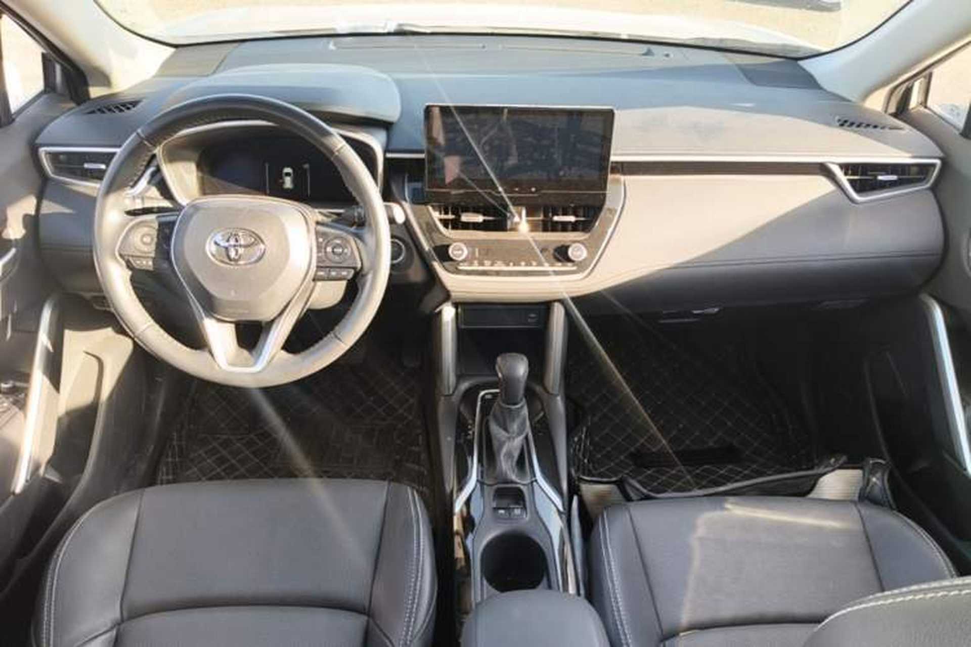 Used Toyota FRONTLANDER 2023 2.0L Smart Electric Hybrid Dual-Engine Deluxe Version Center Console