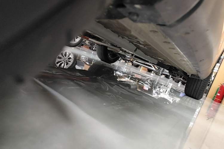 Used Toyota FRONTLANDER 2023 2.0L Smart Electric Hybrid Dual-Engine Deluxe Version Chassis Front Left