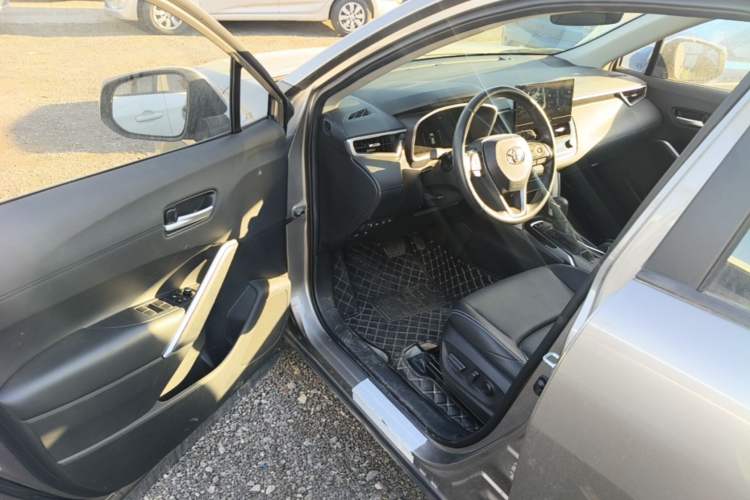Used Toyota FRONTLANDER 2023 2.0L Smart Electric Hybrid Dual-Engine Deluxe Version Driver Seat
