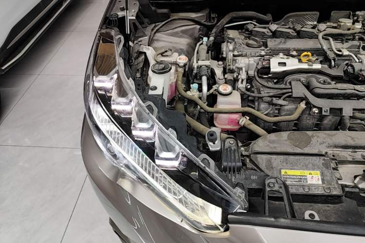 Used Toyota FRONTLANDER 2023 2.0L Smart Electric Hybrid Dual-Engine Deluxe Version Engine Bay Right