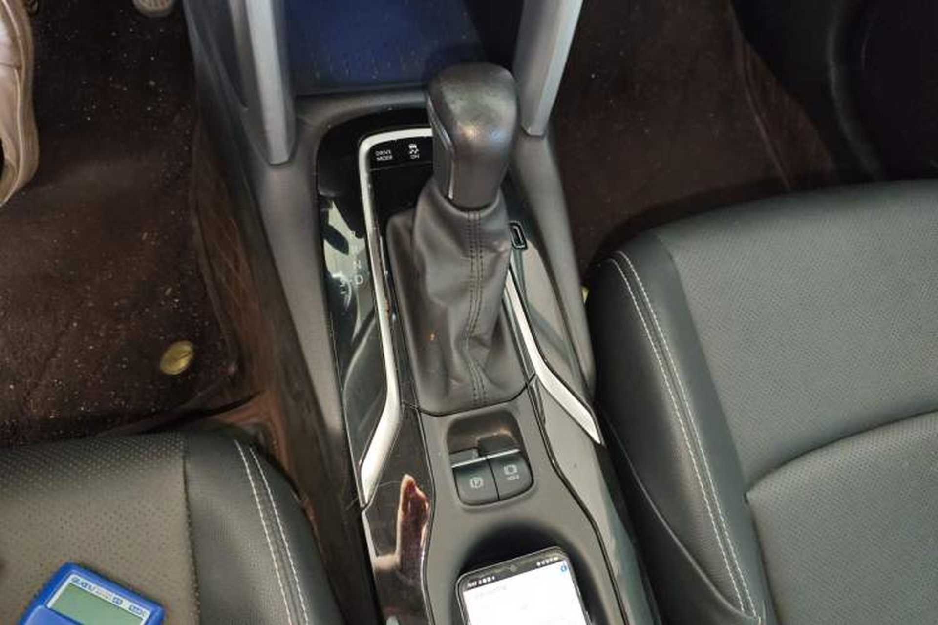 Used Toyota FRONTLANDER 2023 2.0L Smart Electric Hybrid Dual-Engine Deluxe Version Gear Lever