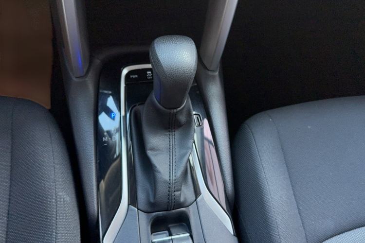 Used Toyota FRONTLANDER 2023 2.0L CVT Elite Edition Gear Lever