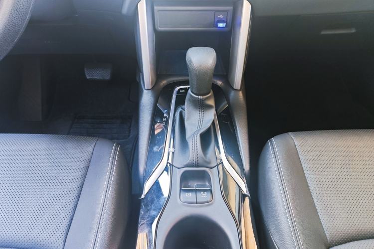 Used Toyota FRONTLANDER 2023 2.0L CVT Luxury Edition Gear Lever