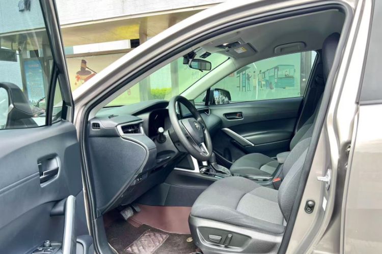 Used Toyota FRONTLANDER 2023 2.0L CVT Elite Edition Left Front Seat