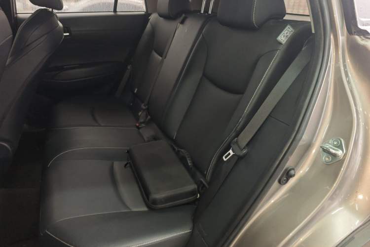 Used Toyota FRONTLANDER 2023 2.0L Smart Electric Hybrid Dual-Engine Deluxe Version Left Rear Seat