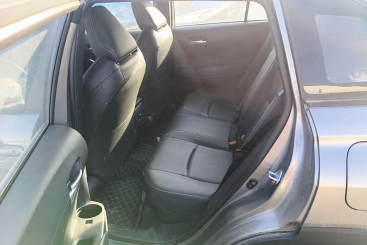 Used Toyota FRONTLANDER 2023 2.0L Smart Electric Hybrid Dual-Engine Deluxe Version Left Rear Seat