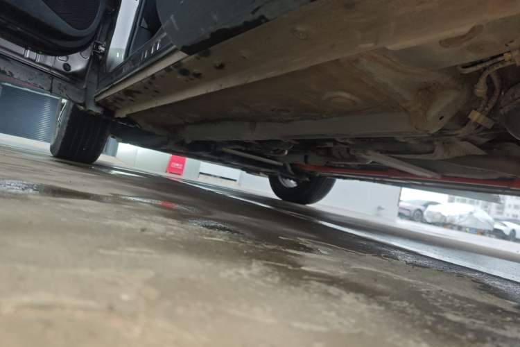 Used Toyota FRONTLANDER 2023 2.0L Smart Electric Hybrid Dual-Engine Deluxe Version Left Side Sill