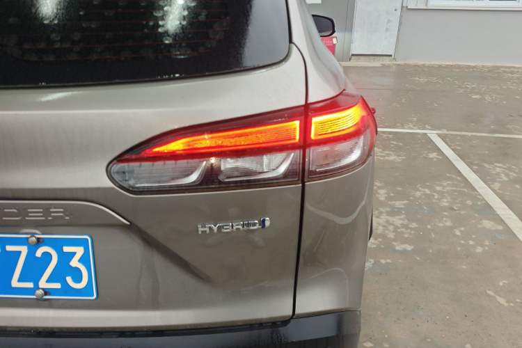 Used Toyota FRONTLANDER 2023 2.0L Smart Electric Hybrid Dual-Engine Deluxe Version Right Rear Taillight
