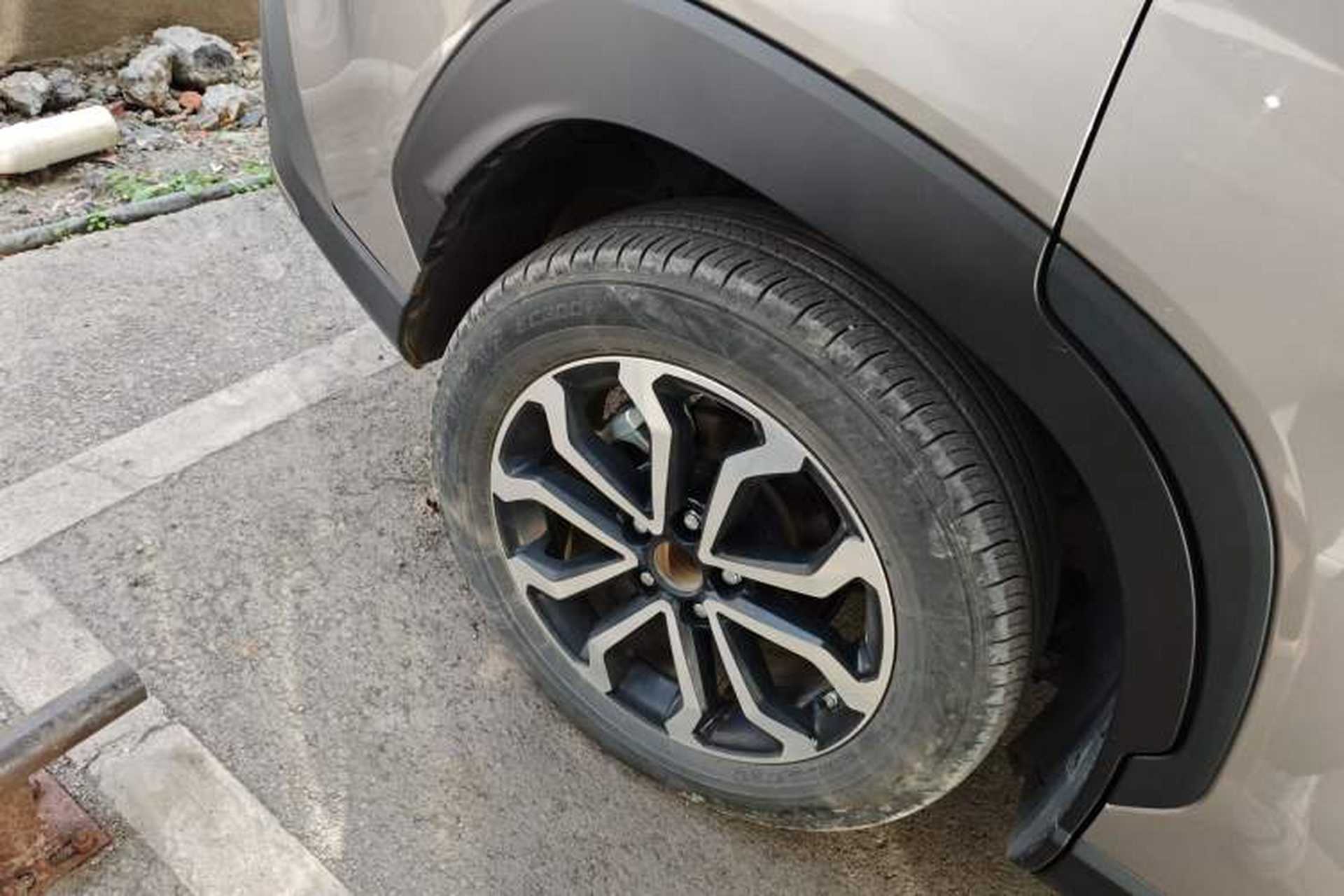 Used Toyota FRONTLANDER 2023 2.0L Smart Electric Hybrid Dual-Engine Deluxe Version Right Rear Wheel Hub