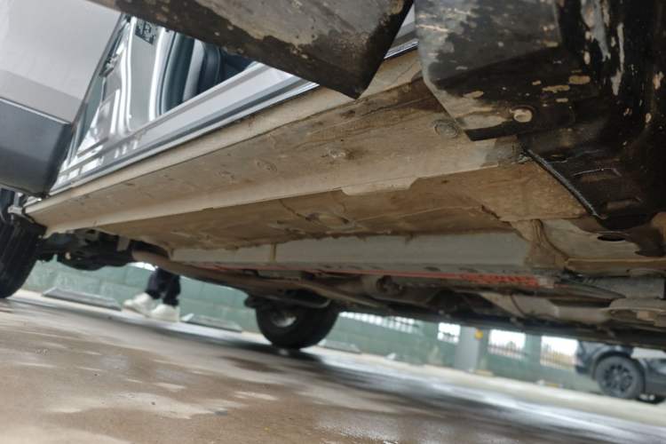 Used Toyota FRONTLANDER 2023 2.0L Smart Electric Hybrid Dual-Engine Deluxe Version Right Side Sill