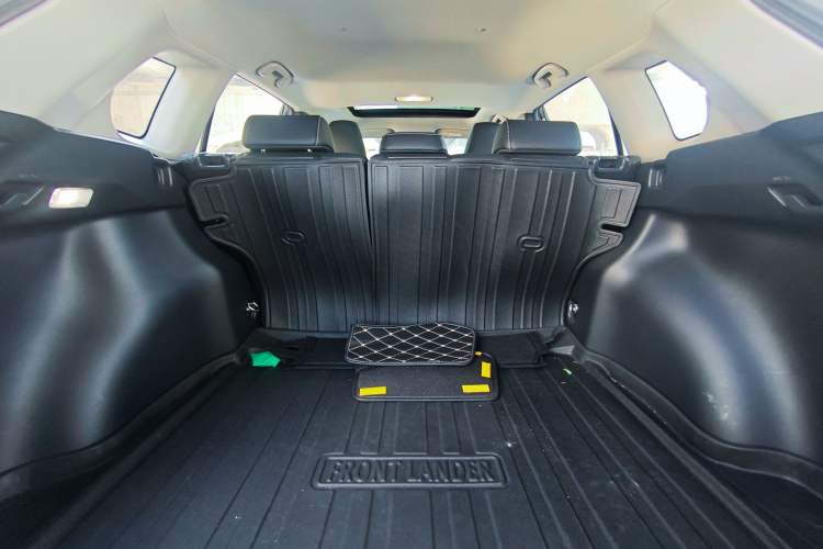 Used Toyota FRONTLANDER 2023 2.0L CVT Luxury Edition Trunk