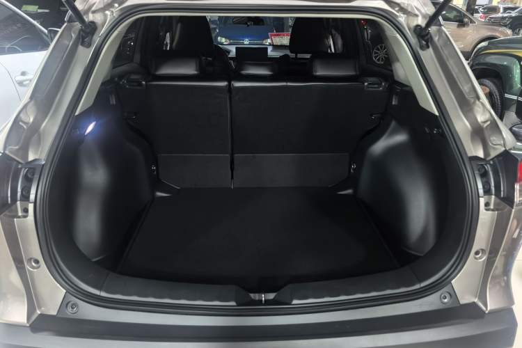 Used Toyota FRONTLANDER 2023 2.0L CVT Elite Edition Trunk