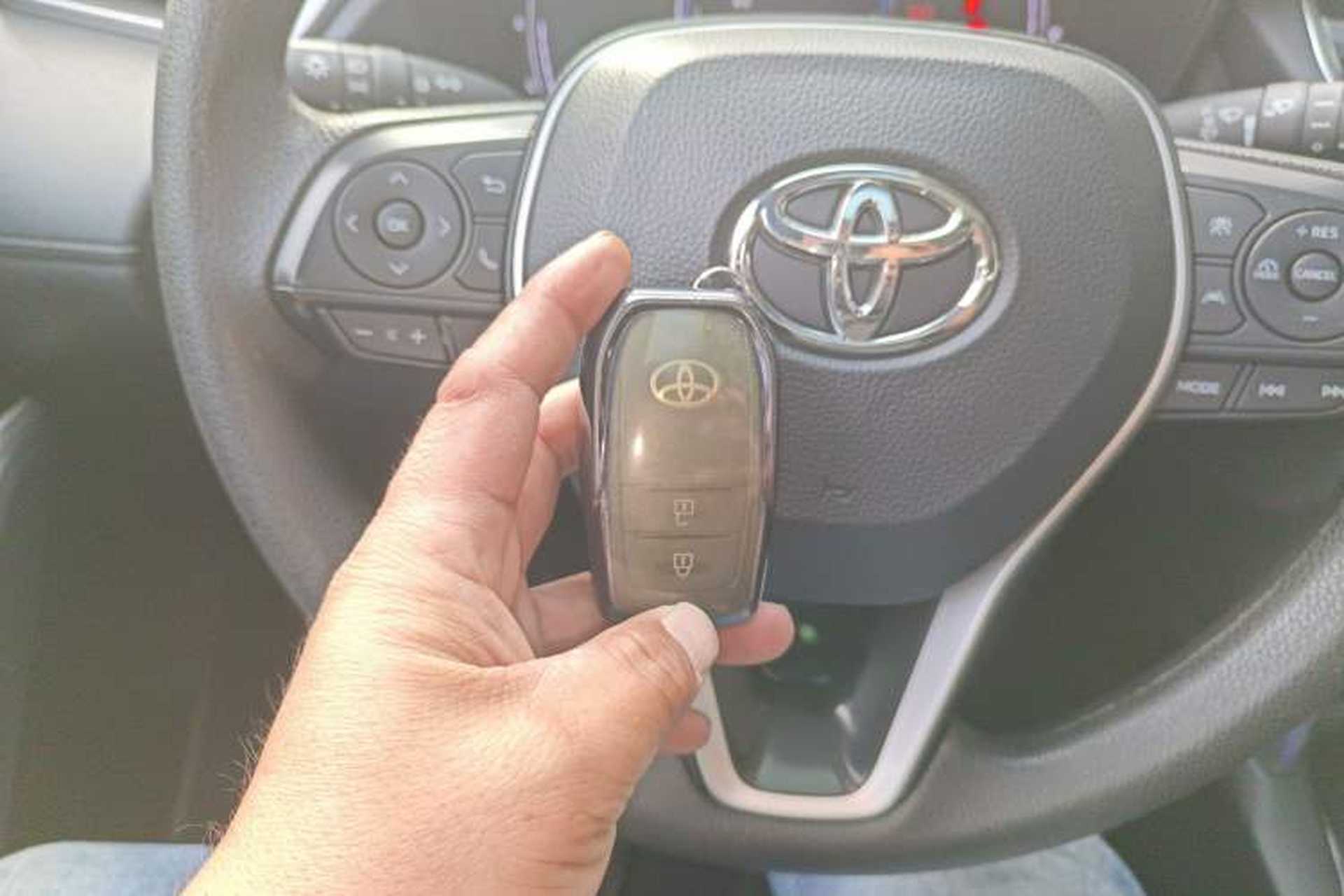 Used Toyota FRONTLANDER 2023 2.0L CVT Leading Edition Vehicle Key