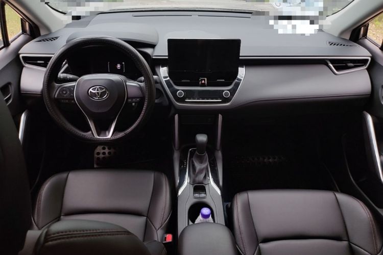 Used Toyota FRONTLANDER 2023 2.0L CVT Elite Edition Center Console