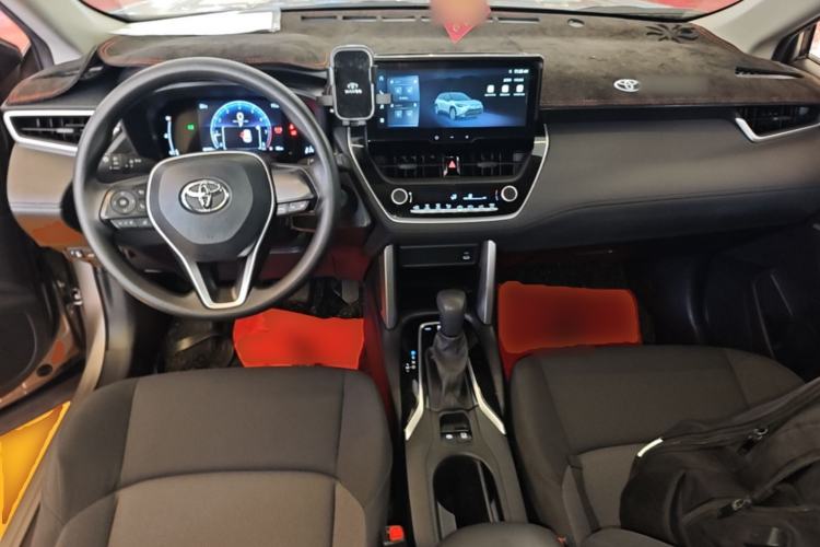 Used Toyota FRONTLANDER 2023 2.0L CVT Elite Edition Center Console