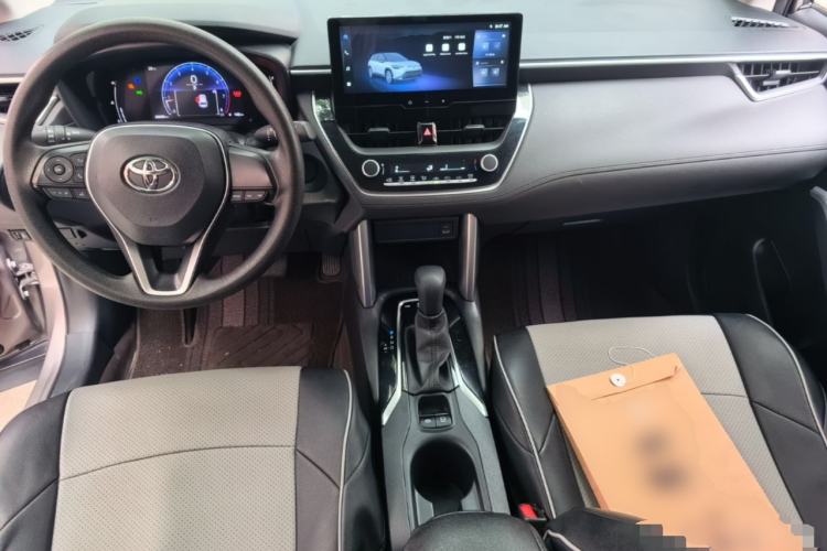 Used Toyota FRONTLANDER 2023 2.0L CVT Elite Edition Center Console
