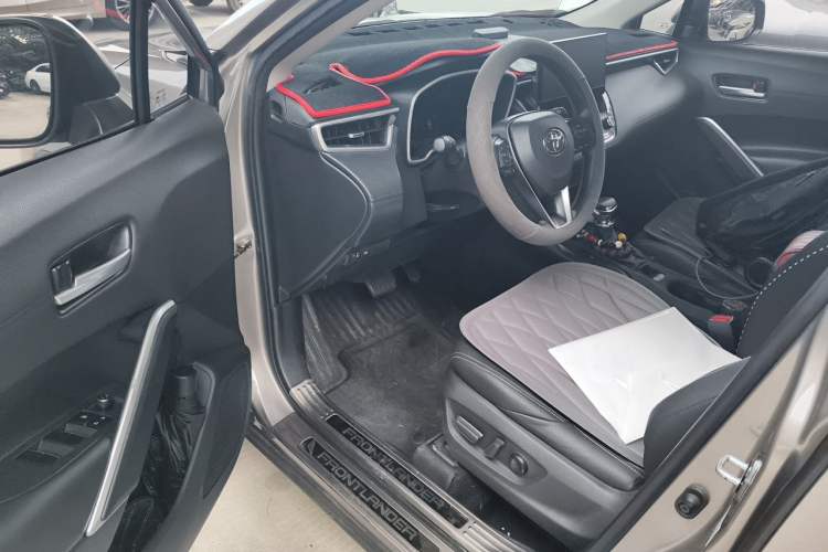 Used Toyota FRONTLANDER 2023 2.0L CVT Luxury Edition Driver Seat