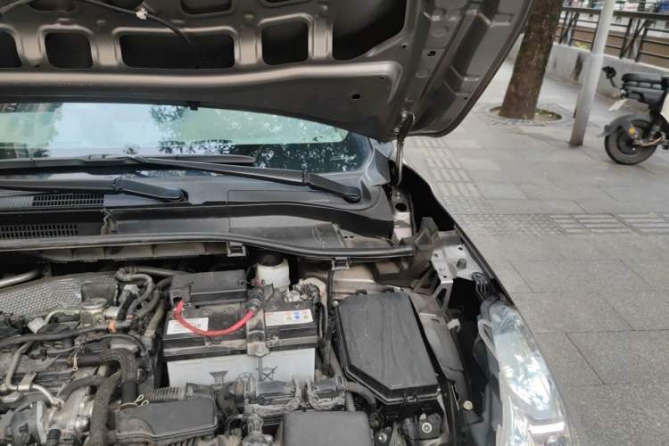 Used Toyota FRONTLANDER 2023 2.0L CVT Luxury Edition Engine Bay Left