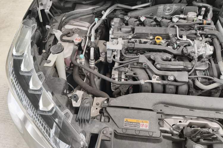 Used Toyota FRONTLANDER 2023 2.0L CVT Luxury Edition Engine Bay Right