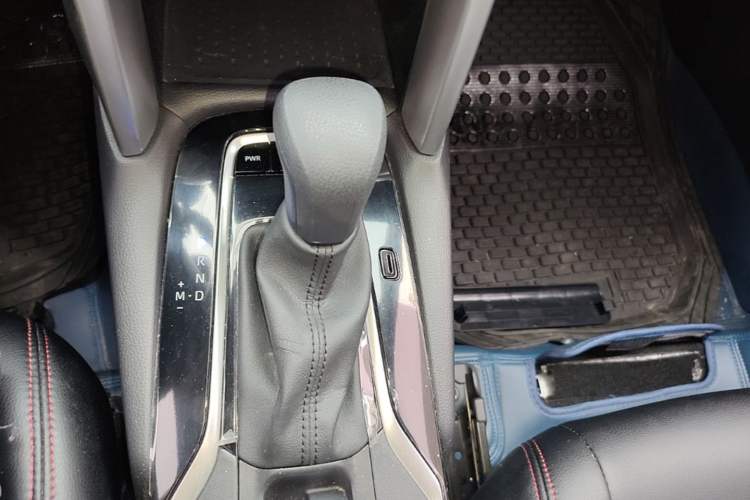 Used Toyota FRONTLANDER 2023 2.0L CVT Elite Edition Gear Lever