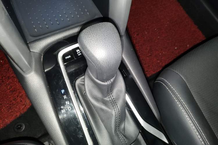 Used Toyota FRONTLANDER 2023 2.0L CVT Luxury Edition Gear Lever