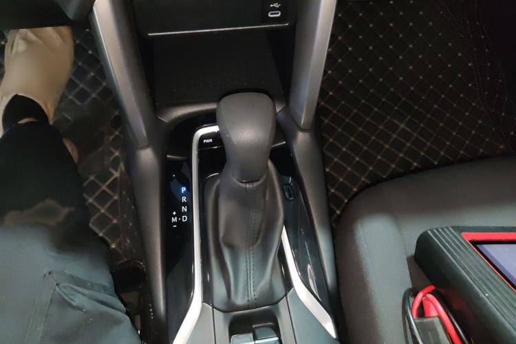 Used Toyota FRONTLANDER 2023 2.0L CVT Elite Edition Gear Lever