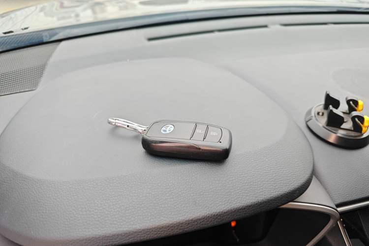 Used Toyota FRONTLANDER 2023 2.0L Smart Electric Hybrid Dual-Engine Luxury Edition Interior 1