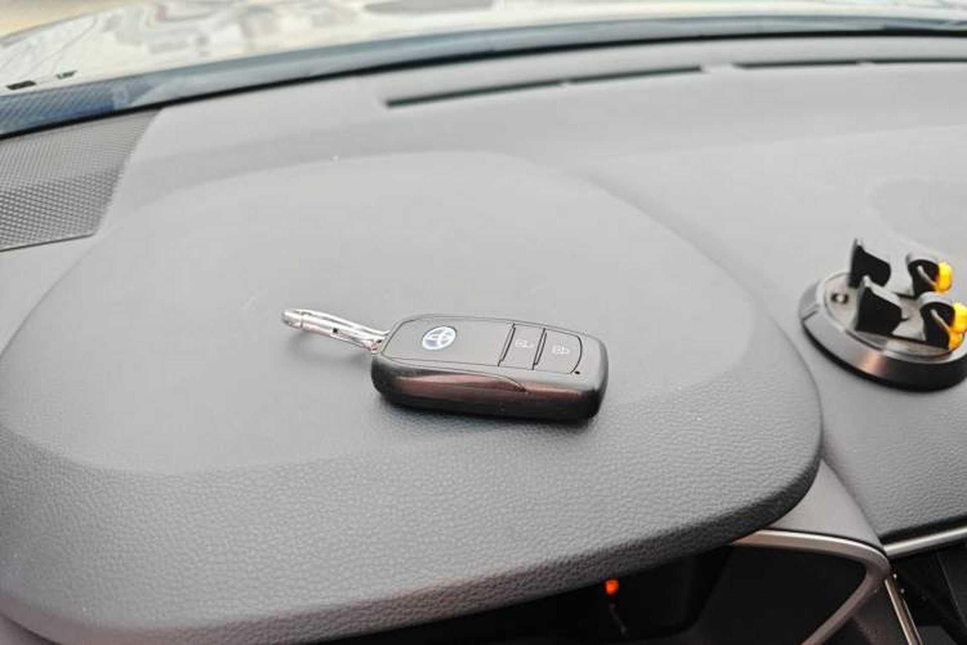 Used Toyota FRONTLANDER 2023 2.0L Smart Electric Hybrid Dual-Engine Luxury Edition Interior 1