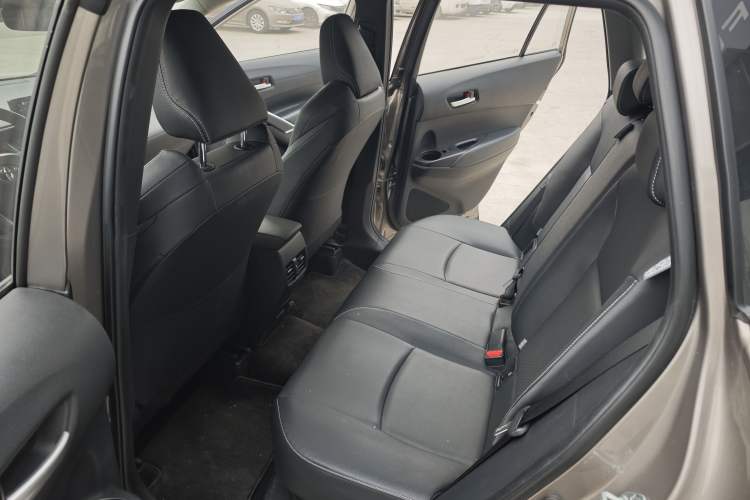 Used Toyota FRONTLANDER 2023 2.0L Smart Electric Hybrid Dual-Engine Deluxe Version Interior 2