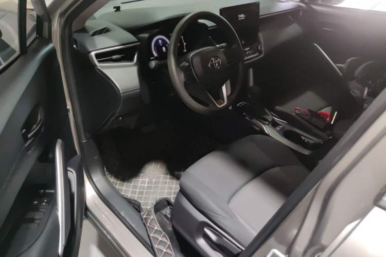 Used Toyota FRONTLANDER 2023 2.0L CVT Elite Edition Interior 3