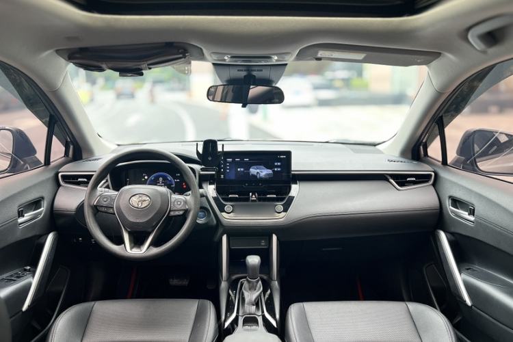 Used Toyota FRONTLANDER 2023 2.0L Smart Electric Hybrid Dual-Engine Luxury Edition Interior 4