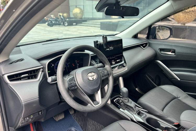 Used Toyota FRONTLANDER 2023 2.0L Smart Electric Hybrid Dual-Engine Luxury Edition Interior 6