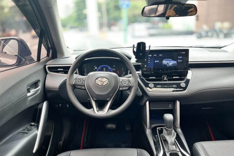 Used Toyota FRONTLANDER 2023 2.0L Smart Electric Hybrid Dual-Engine Luxury Edition Interior 9