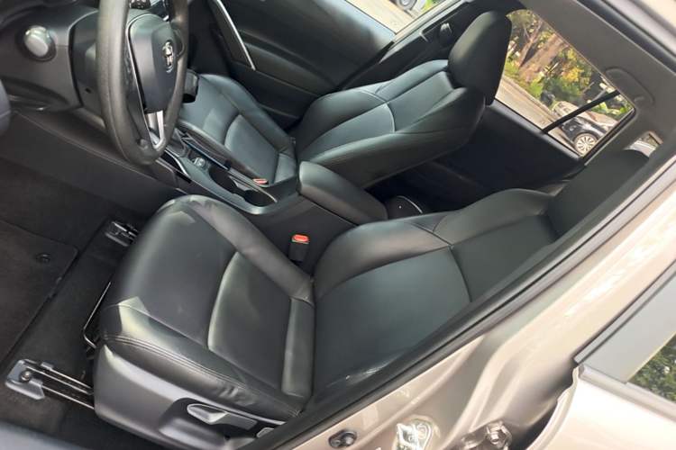 Used Toyota FRONTLANDER 2023 2.0L CVT Elite Edition Left Front Seat