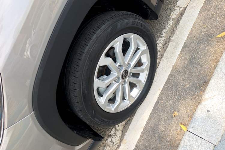 Used Toyota FRONTLANDER 2023 2.0L CVT Elite Edition Left Front Wheel Hub