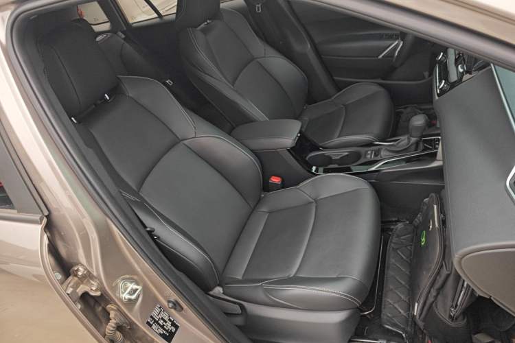 Used Toyota FRONTLANDER 2023 2.0L Smart Electric Hybrid Dual-Engine Luxury Edition Right Front Seat