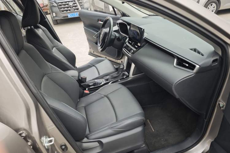 Used Toyota FRONTLANDER 2023 2.0L Smart Electric Hybrid Dual-Engine Deluxe Version Right Front Seat