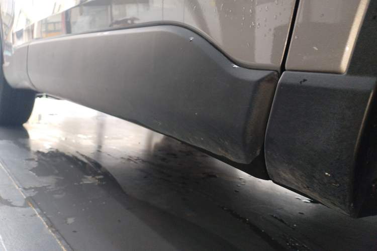 Used Toyota FRONTLANDER 2023 2.0L CVT Elite Edition Right Side Sill