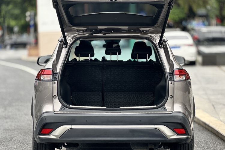 Used Toyota FRONTLANDER 2023 2.0L Smart Electric Hybrid Dual-Engine Luxury Edition Trunk