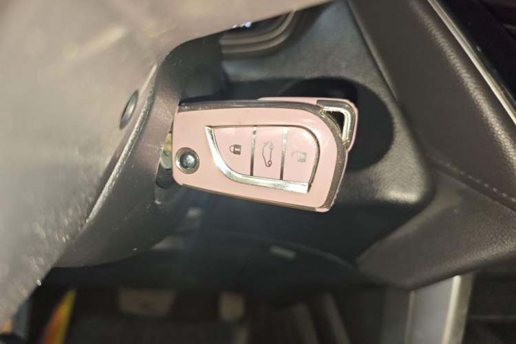 Used Toyota FRONTLANDER 2023 2.0L CVT Elite Edition Vehicle Key