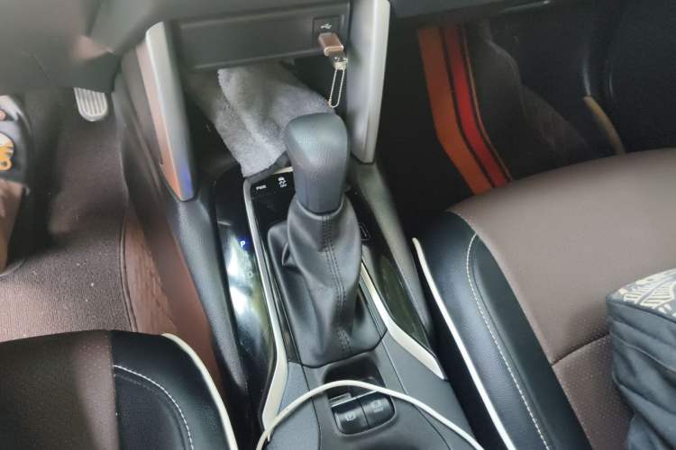 Used Toyota FRONTLANDER 2023 2.0L CVT Leading Edition Gear Lever