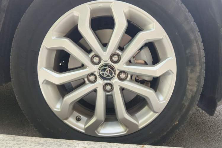 Used Toyota FRONTLANDER 2023 2.0L CVT Leading Edition Right Front Wheel Hub